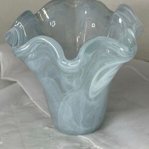 VTG Murano Italian art glass tulip handkerchief bowl.